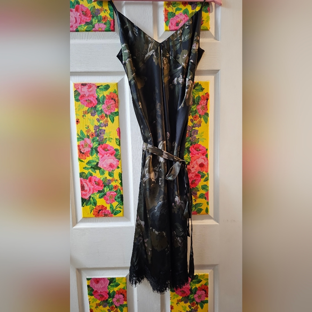 GOLD HAWK FLORAL-PRINT LACE DETAIL SILK DRESS - Picture 4 of 7